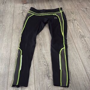 Under Armor Women’s cold gear size medium